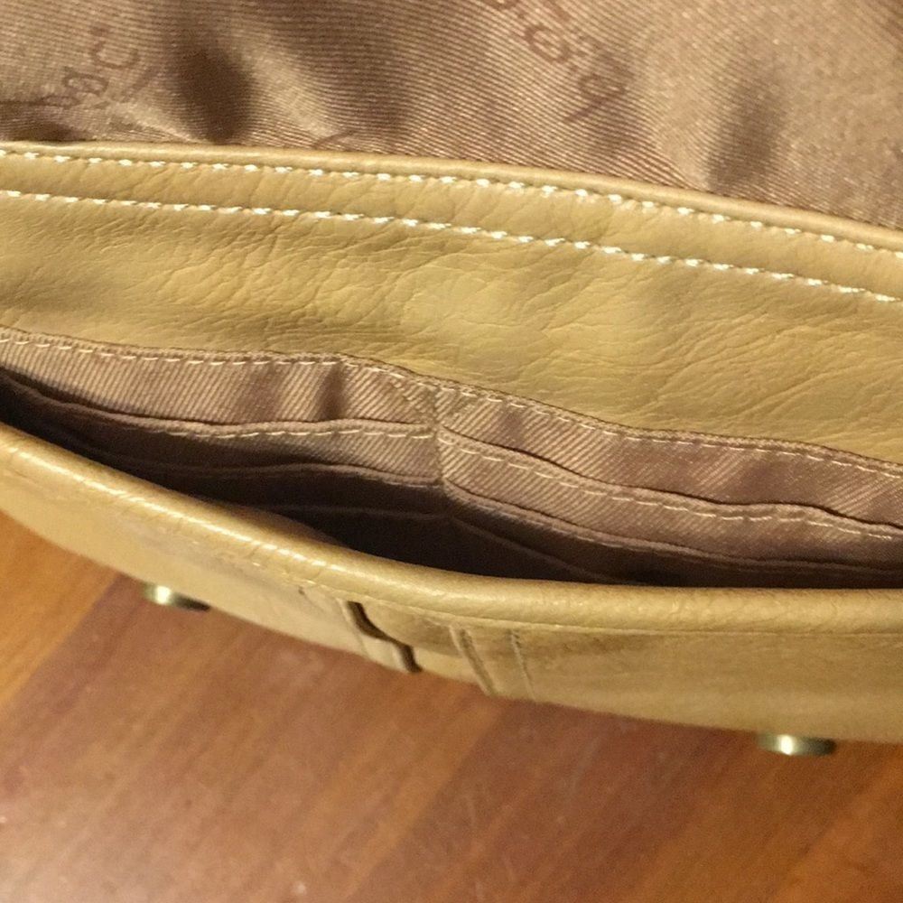 BOC Tan Purse with Adjustable Strap - Picture 5 of 14